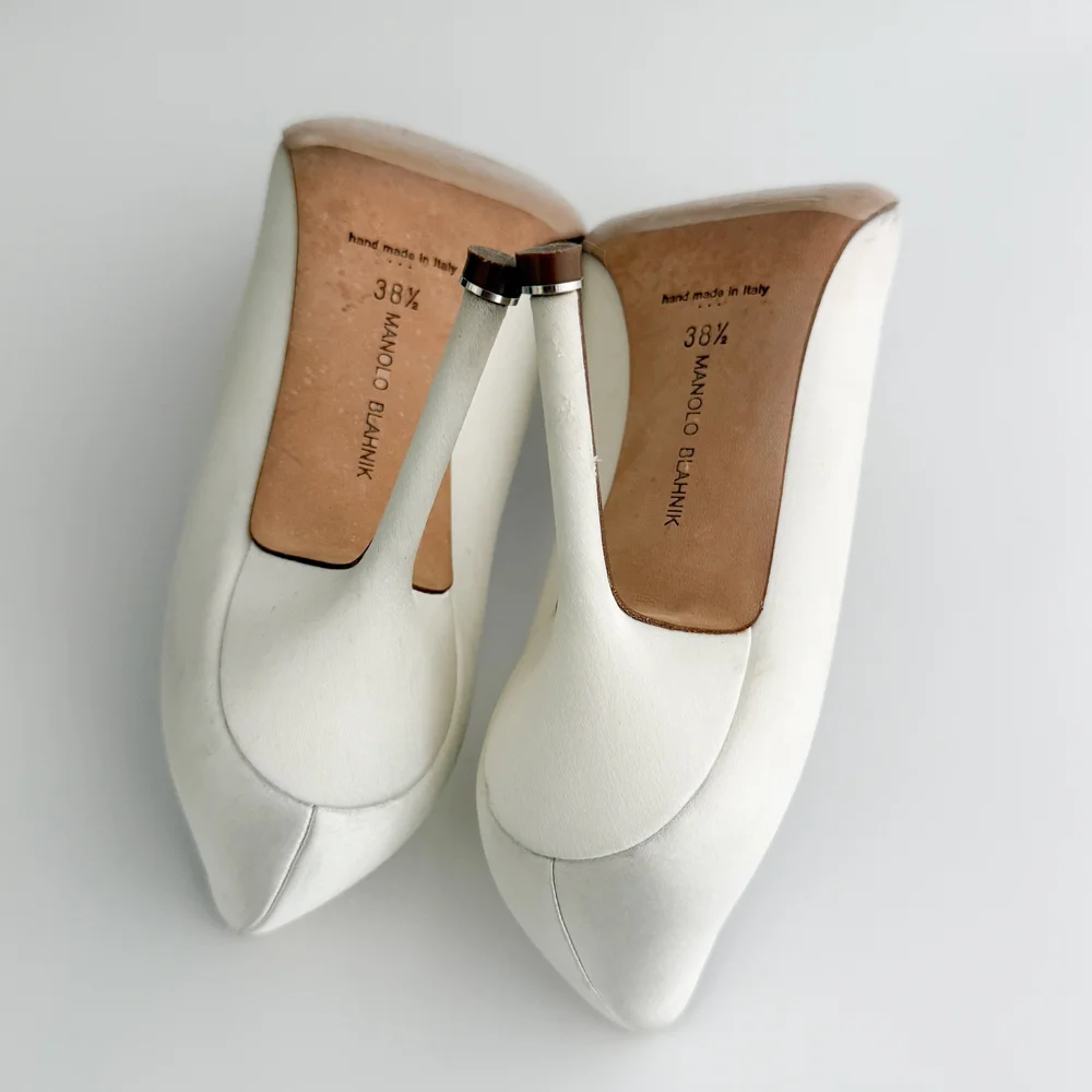 Manolo Blahnik Ivory Rhinestone Pump Heels (US 8.5 / IT 38.5